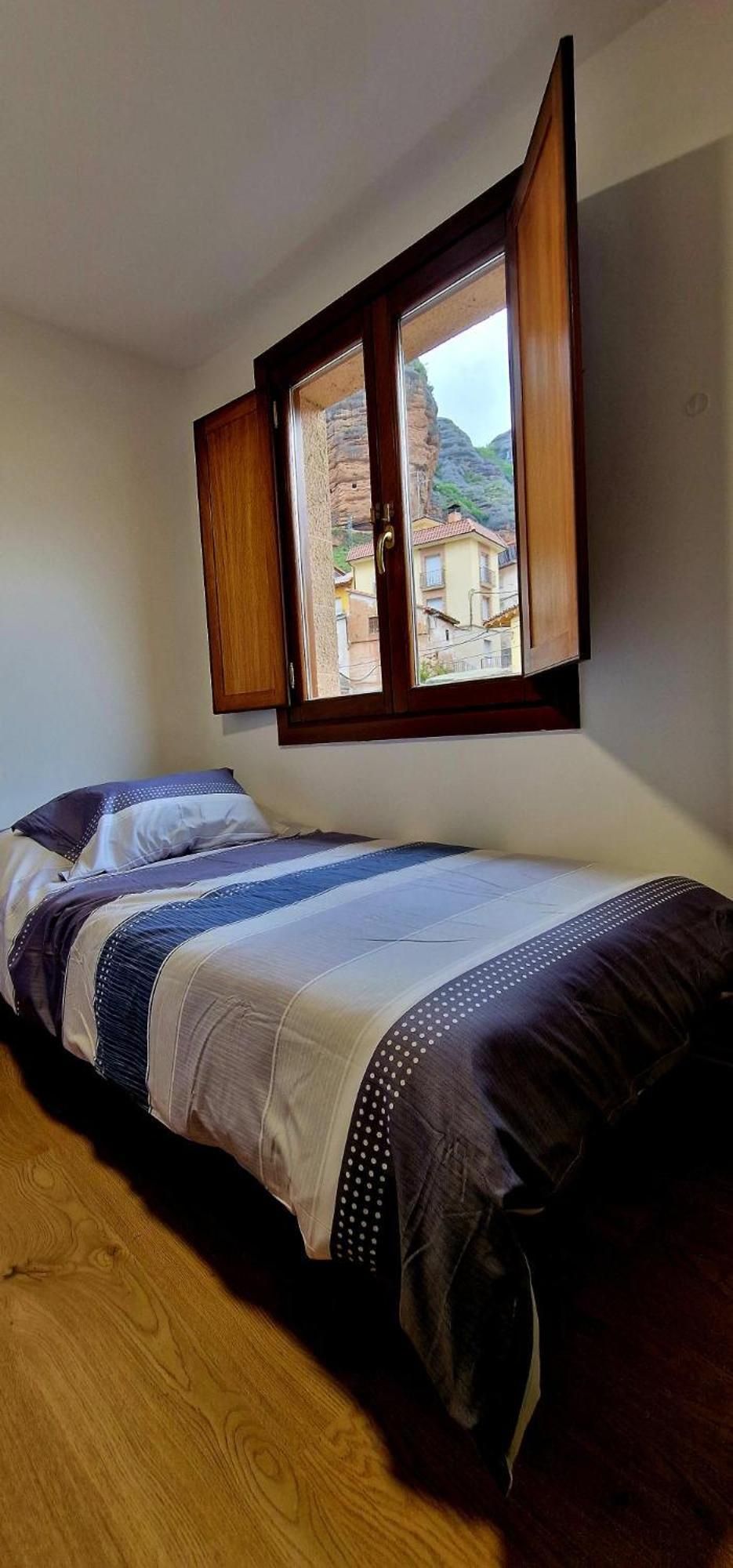 Los Tres Mallos Islallana Chambre photo